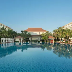 Renaissance & Resort